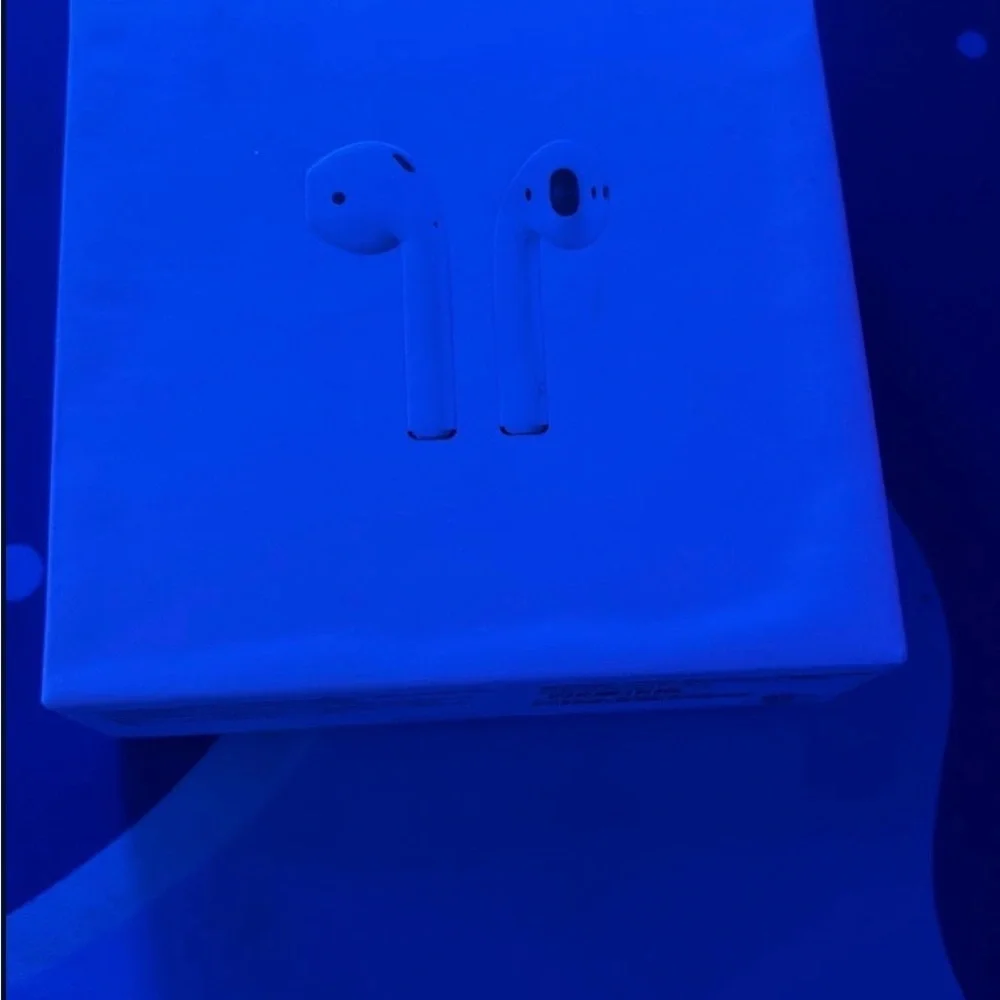 Apple Wireless Earbuds - White